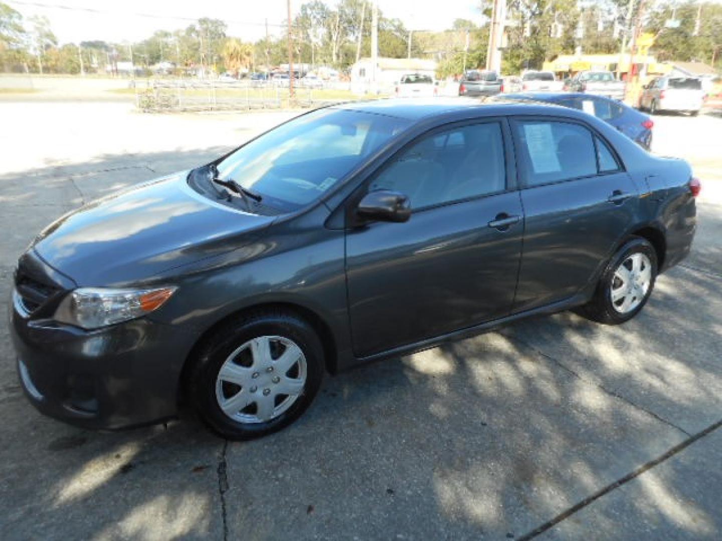 2011 SILVER TOYOTA COROLLA BASE; S; LE; (2T1BU4EE2BC) , located at 1200 Cassat Avenue, Jacksonville, FL, 32205, (904) 695-1885, 30.302404, -81.731033 - Photo#1